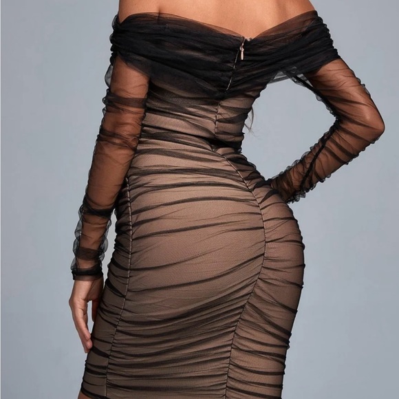 Robe - Picture 3 of 3